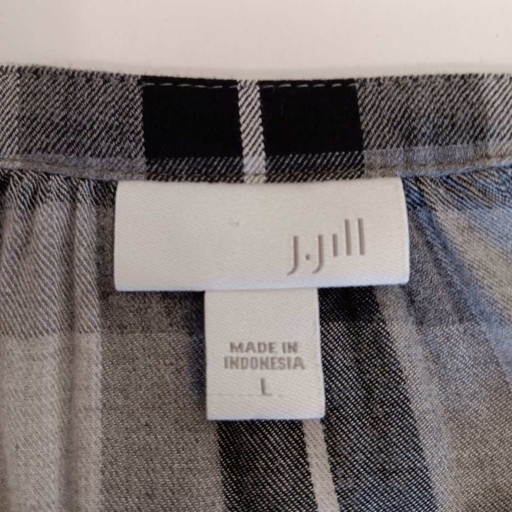 J. Jill Women's Black Plaid Rayon Button Front Long Sleeve Top Size L - Picture 9 of 12